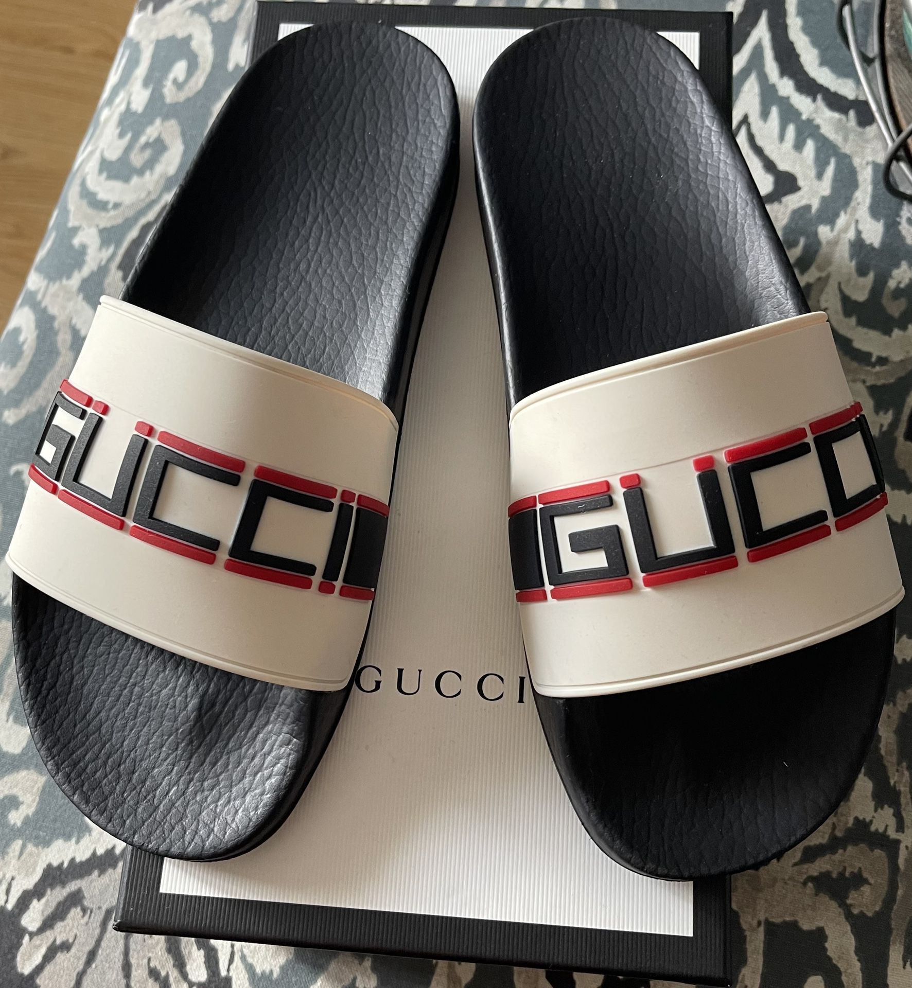 Womens Gucci Slides