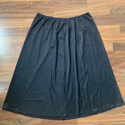 Vanity Fair size XL Black Nylon Skirt Slip dainty lace trim 