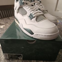 Jordan 4 Retro 