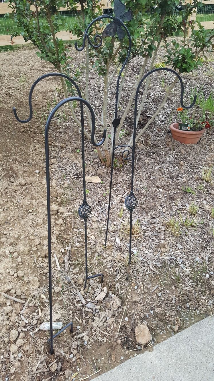 4 outdoor shepherd hooks