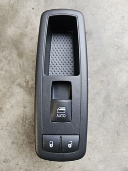 2019 Chrysler Pacifica Seats Headlights Ect