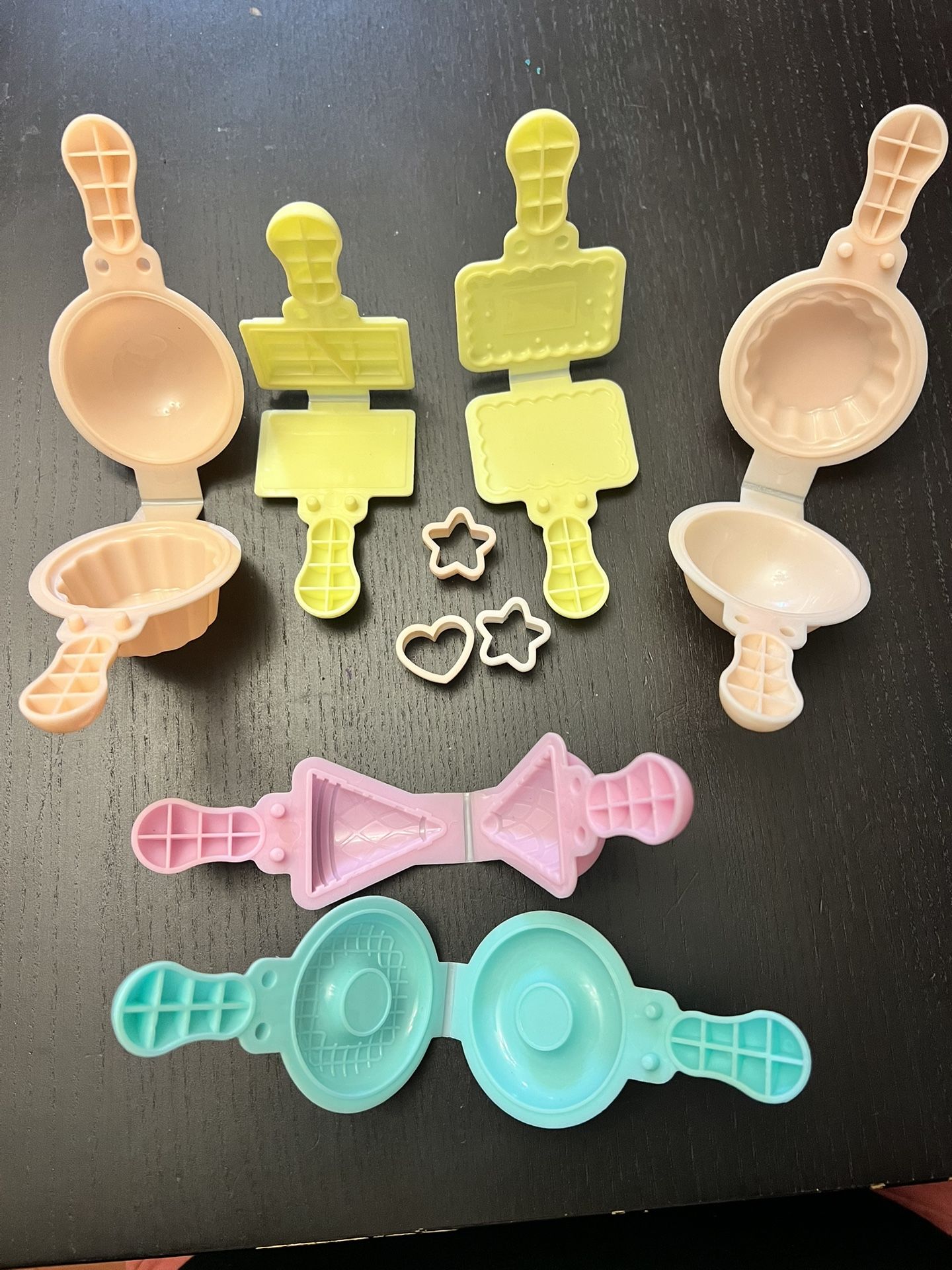 9 Piece Play-Doh Press/Molds