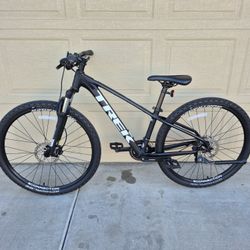 TREK MARLIN 5 MOUNTAIN BIKE (XSMALL FRAME)