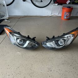 Headlights From 2013 Hyundai Elantra With Working Bulbs