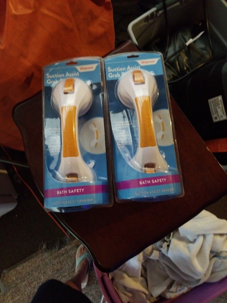 2 Brand new Shower Grips 