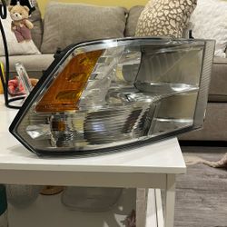 2013 Dodge Ram 1500 Headlight Passenger Side 
