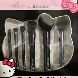 Hello kitty makeup brushes