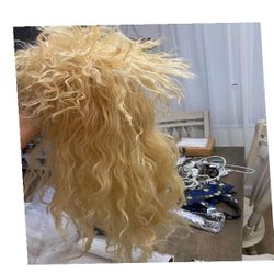 them shoulder Show Your True Self with Wigs in Every Imaginable Color