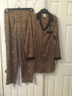 Woman Slik night suit Size S