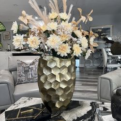 Floral Arrangement Set Brand New