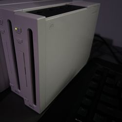 Nintendo Wii *CONSOLE ONLY* 256GB Wii/Gamecube Games Included