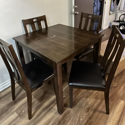 Espresso Brow Dining Table with Set of 4 Chairs