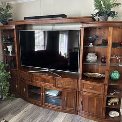 TV Stand /armoire