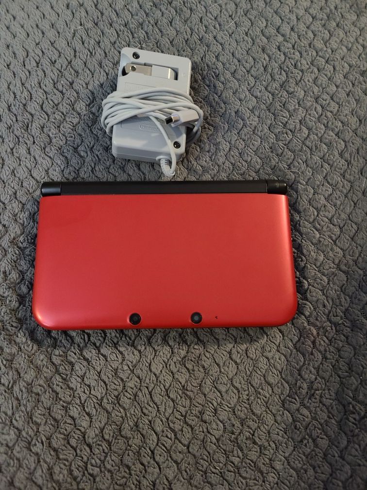 Nintendo Switch 3DS XL in Red