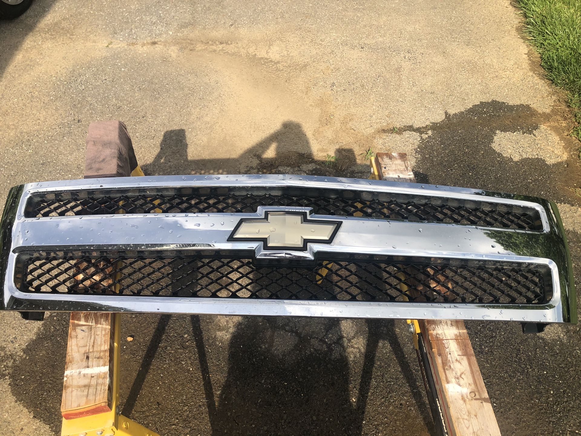 Chevy Silverado OEM 2007 grill