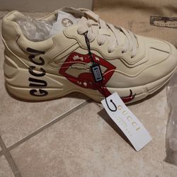 Gucci Sneakers *NEW*