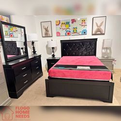 4- pieces black velvet king & queen Bedroom set