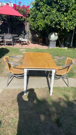 Dining set three pieces beautiful style and color good condition very clean space saver table’s size L48” W30” H30”