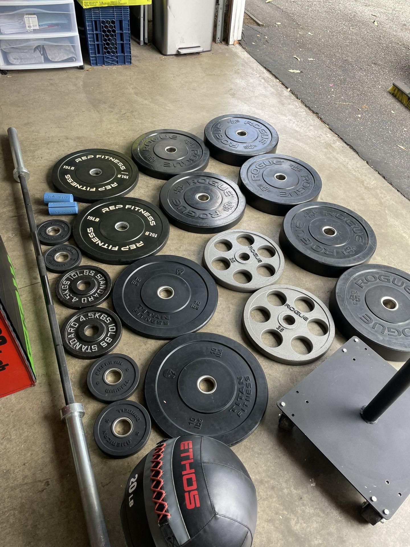 Rogue Barbell and Weight Bumper Plate Set
