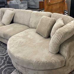 New Corduroy Sectional Sofa Couch! Extremely Comfortable! Free Delivery 🚚!