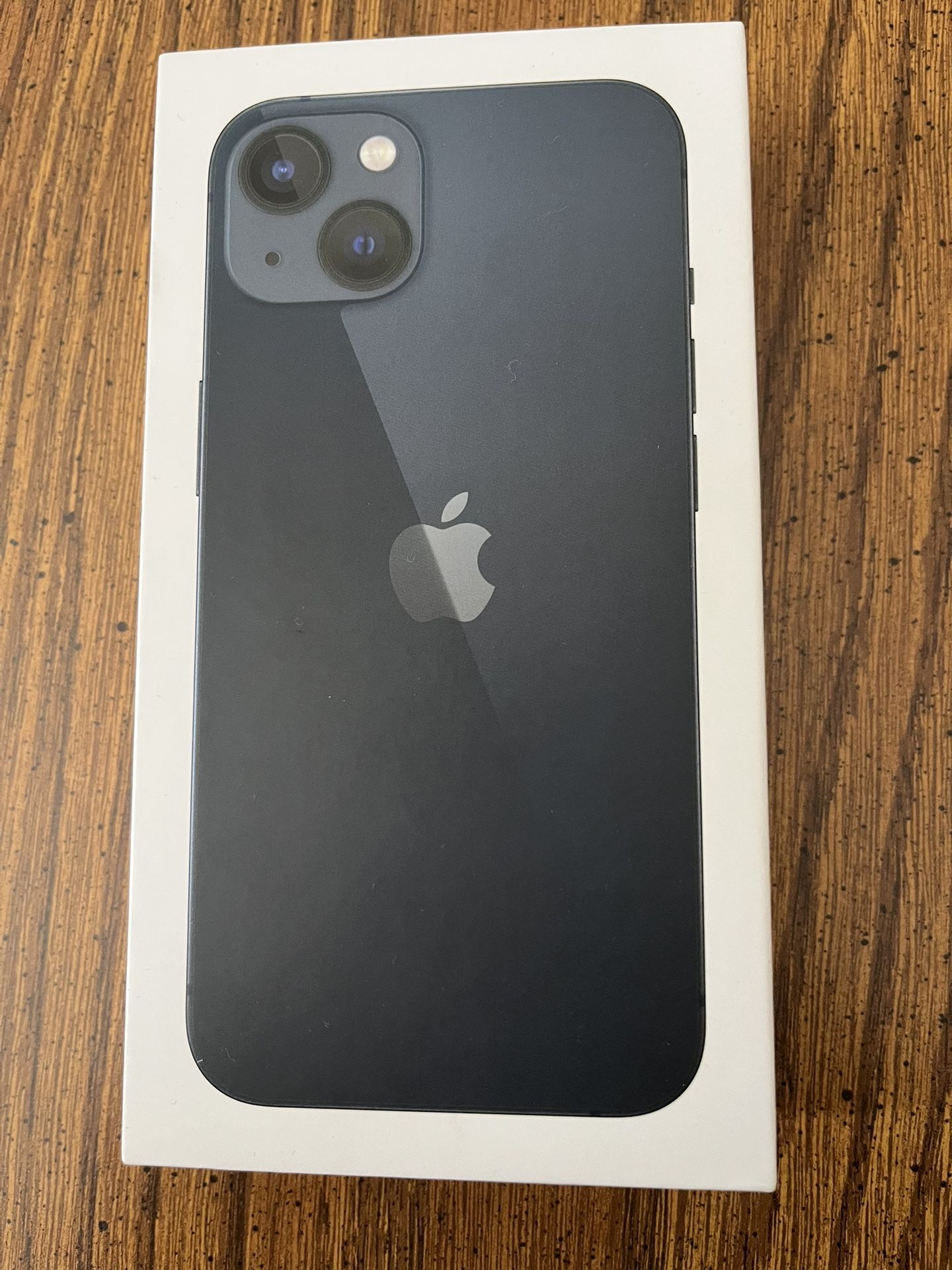 Apple iPhone 13 128GB Unlocked Blue Battery Health 98% Mint Condition Open To Offers. 