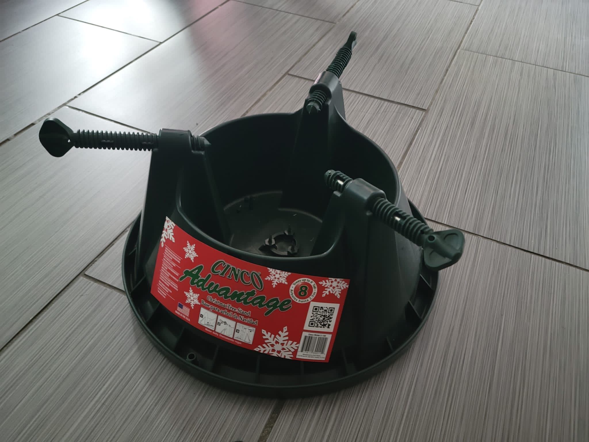 NICE CHRISTMAS TREE STAND