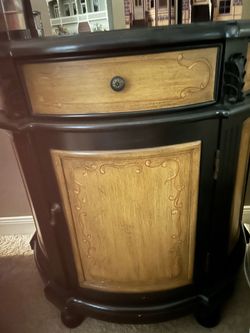 Two tone cabinet