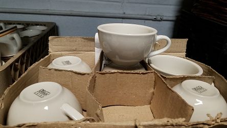 24 Delco 7oz undecorated are teacup low new