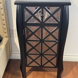 Cabinet/Nightstand