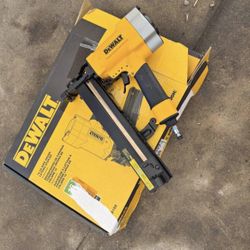 DEWALT Corded Pneumatic 16-Gauge 1 in. Crown Lathing