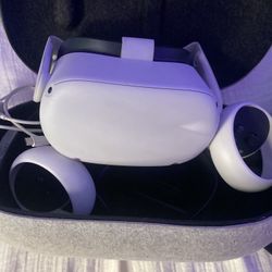 ocules quest 2 with travel case (has everything included)