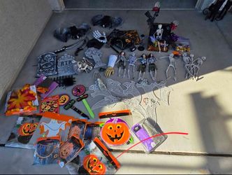 Halloween decor lot