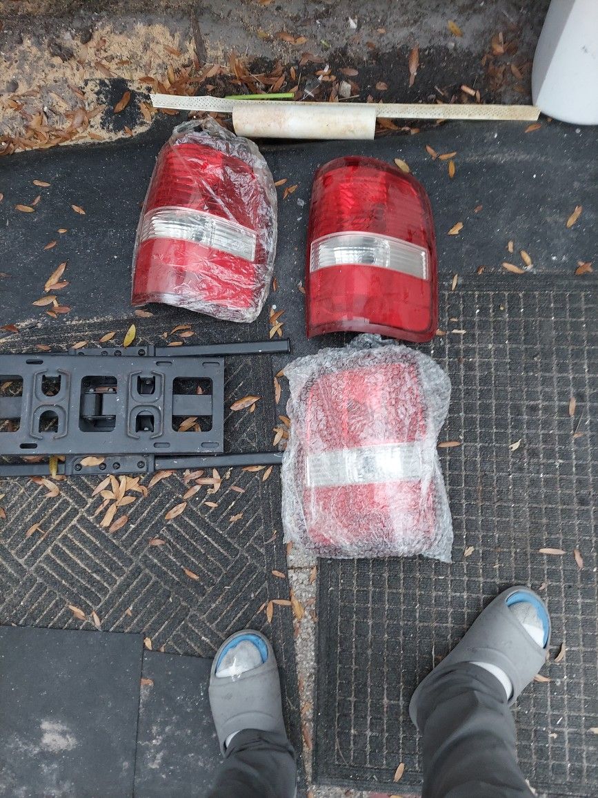 2007 Ford Tail Lights