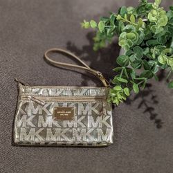 Michael Kors Wristlet