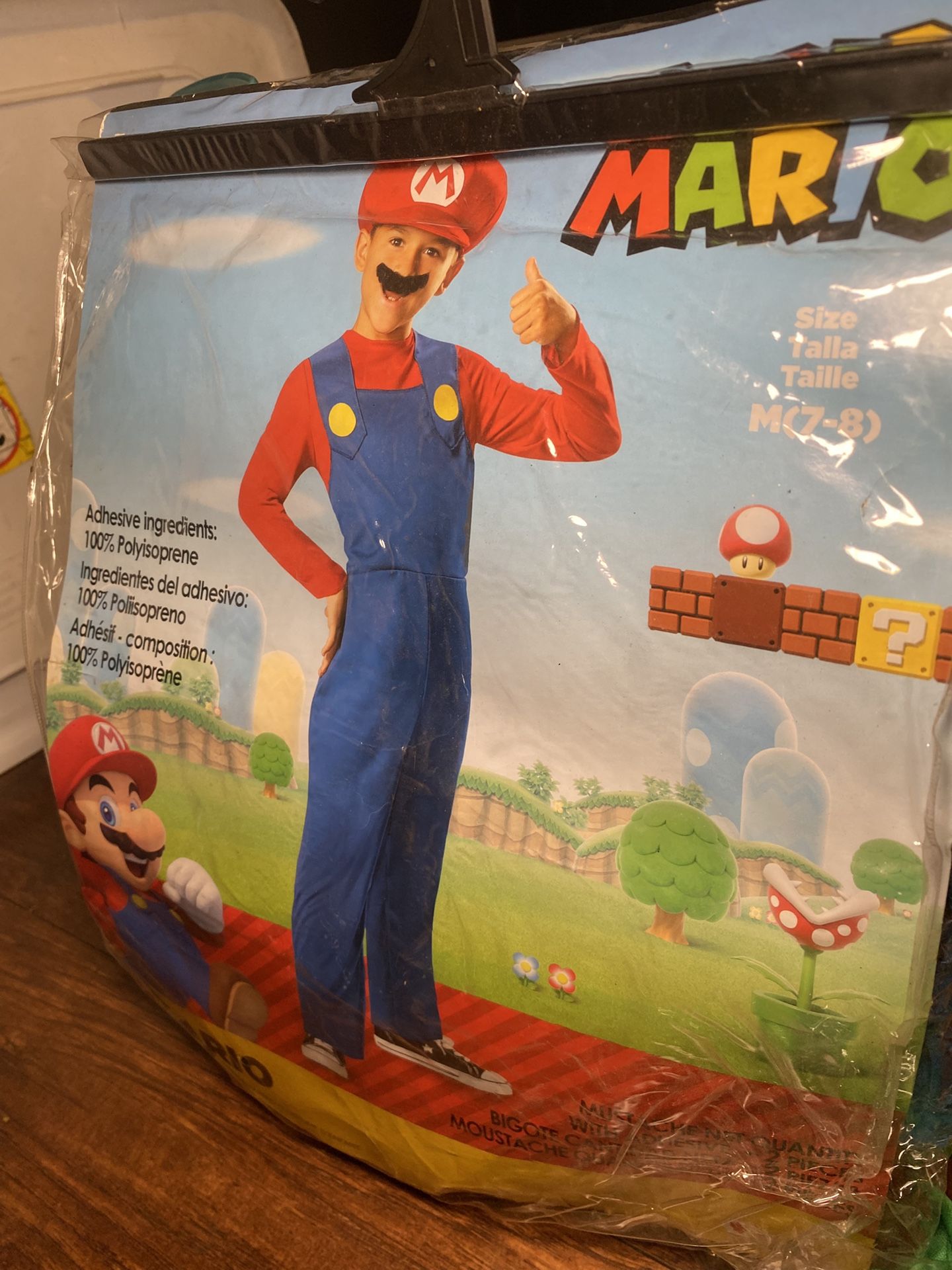 Costume