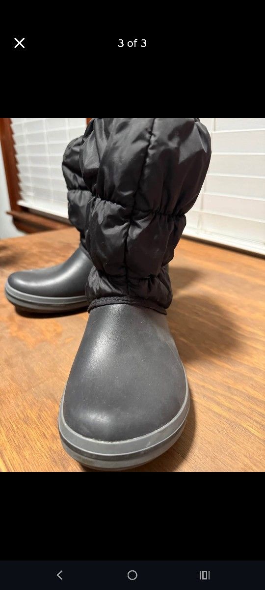 Croc Snow Boots Never Used 20 Obo