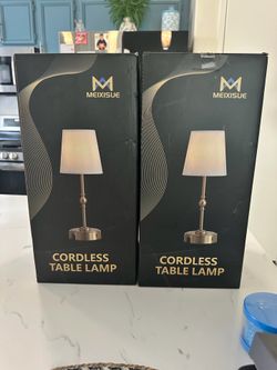 Set of 2 side Lamps New