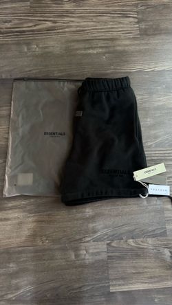ESSENTIALS ‘BLACK’ HEAVYWEIGHT SHORTS