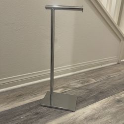 Freestanding toilet paper holder