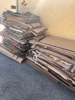 Free Cardboard Pile is getting bigger