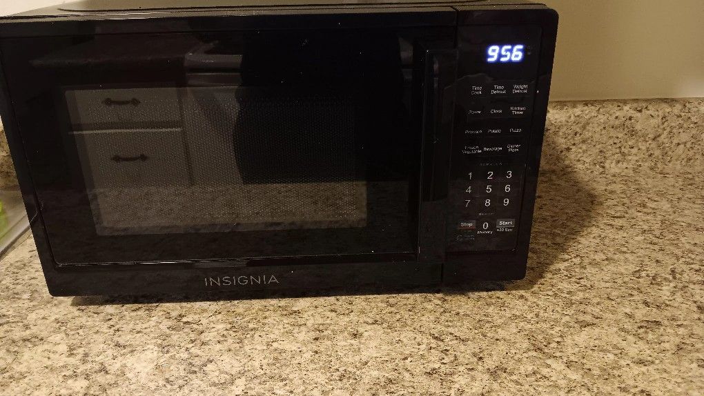 Microwave/ Insignia