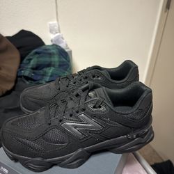 Black New Balance 9060