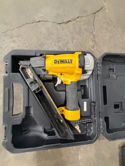 DEWALT DWMC150 35° Pneumatic Metal Connector Nailer + Case
