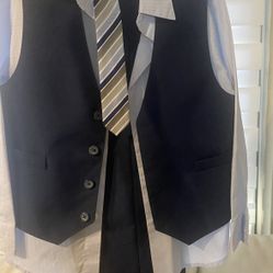 Van Heusen Kids Size 6- 3 Piece Suit Wirh Tie Like New 