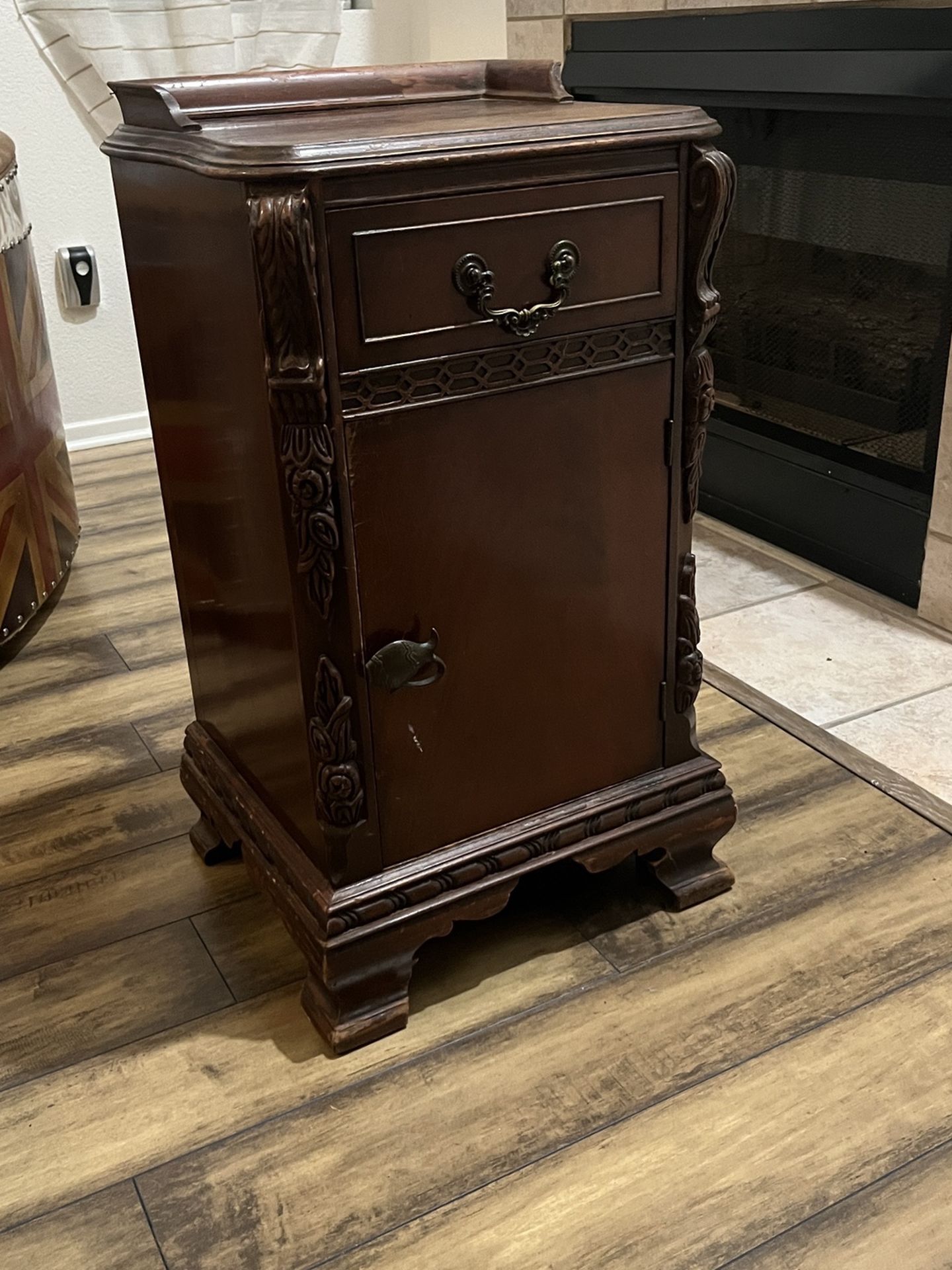 Antique Piece Night Stand Side Table Furniture !!