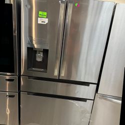MIDEA MRQ22D7AST 21.6-cu ft Refrigerator XE5