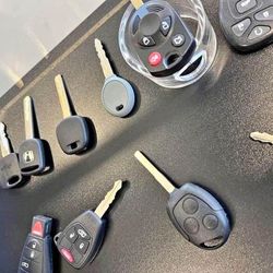 Car Key's, Remotes And Key Fobs 🔑 
