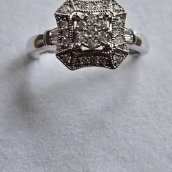 14 Kt White Gold Natrual Earth Diamond Size 7 3/4