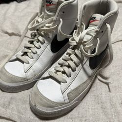 Nikes And Converse For Sale 