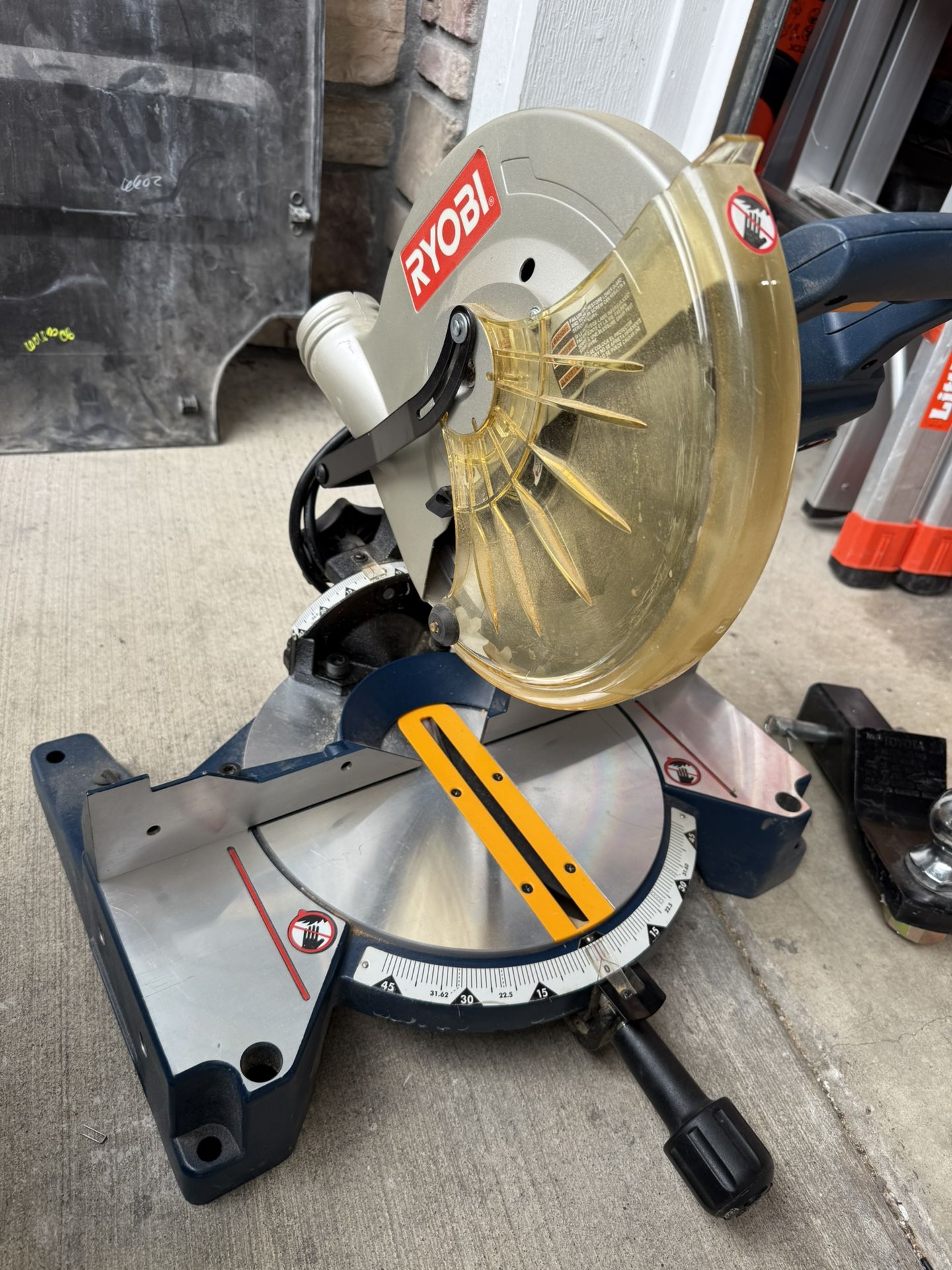 Ryoby 10 Inch Miter Saw